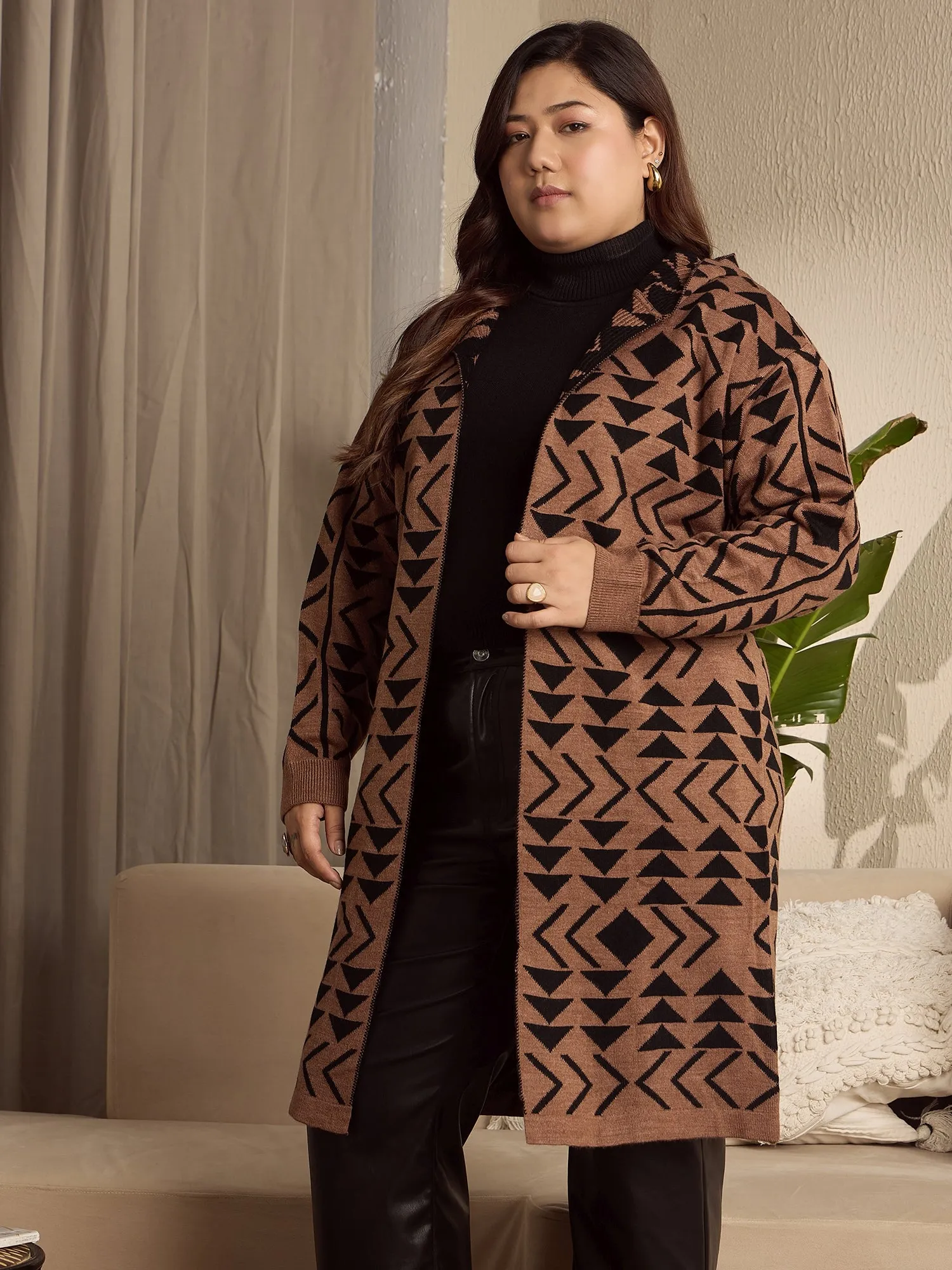 Berrylush Curve Women Brown & Black Geometric Printed Hood Neck Drop-Shoulder Sleeves Open-Front Ribbed Hem Longline Cardigan