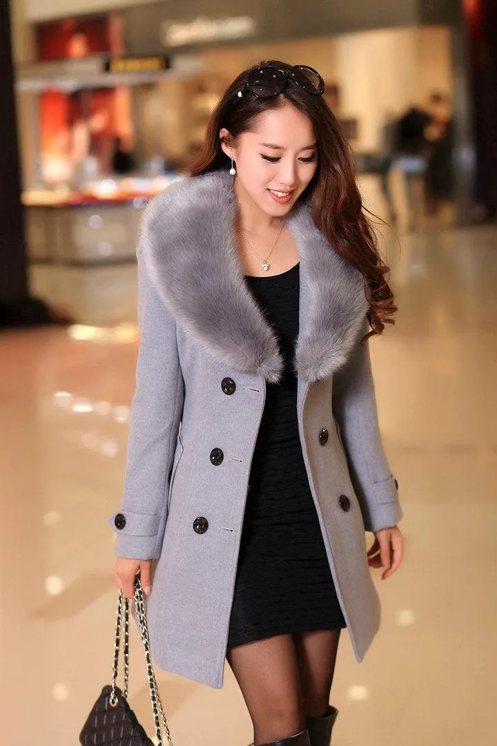 DOUBLE-BREASTED WOOL COAT WITH FUR COLLAR