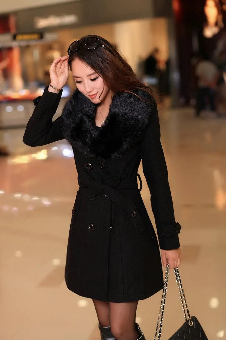 DOUBLE-BREASTED WOOL COAT WITH FUR COLLAR