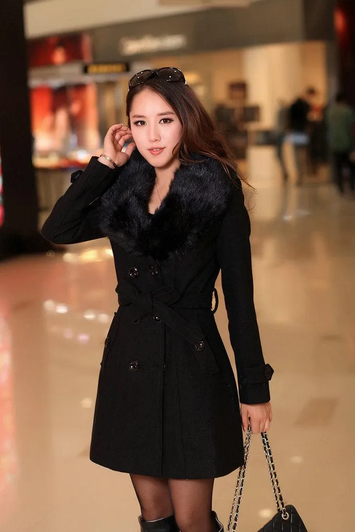 DOUBLE-BREASTED WOOL COAT WITH FUR COLLAR