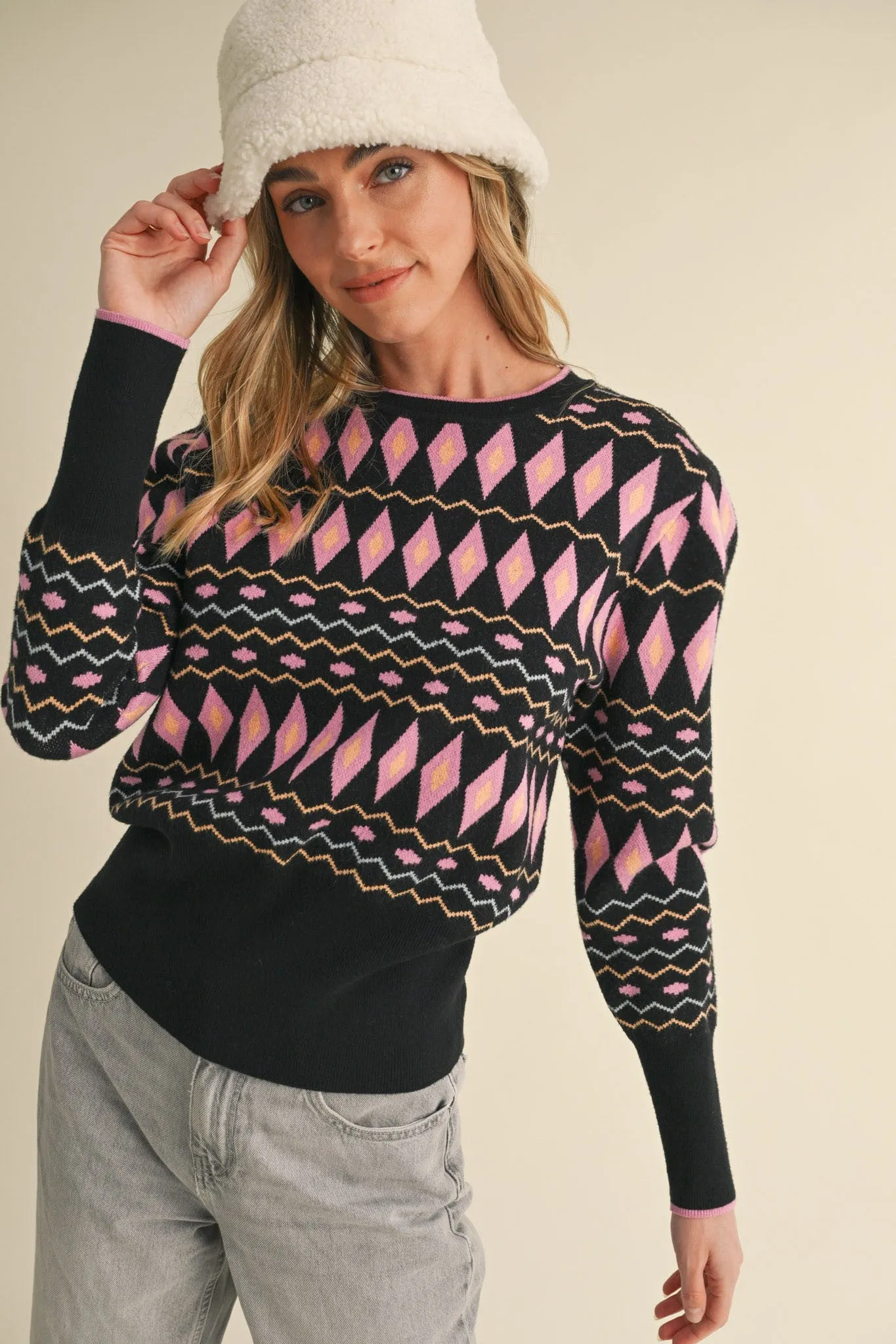 GEOMETRIC PRINT SWEATER